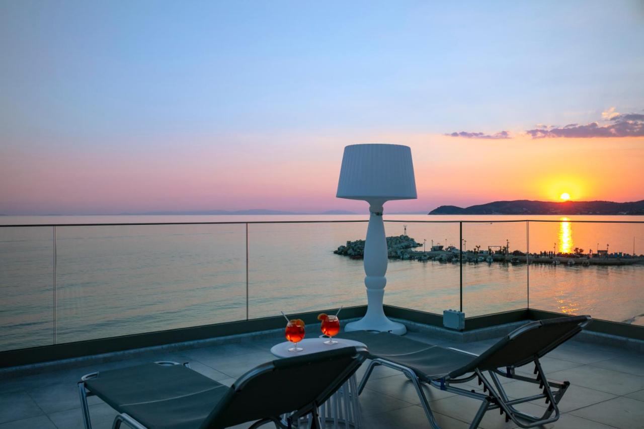 Mr & Mrs K Bianco Hotel Potos Exterior photo