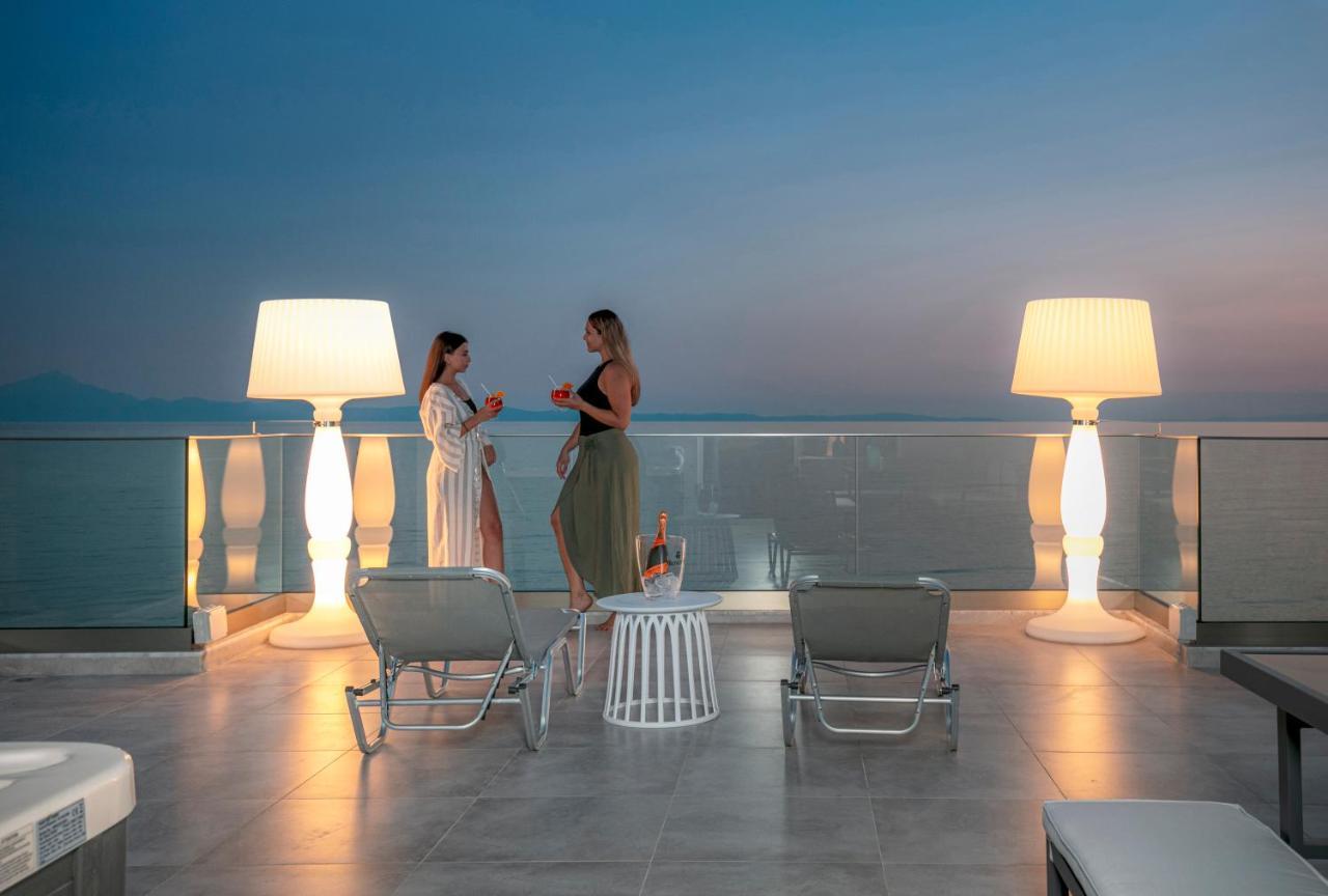 Mr & Mrs K Bianco Hotel Potos Exterior photo